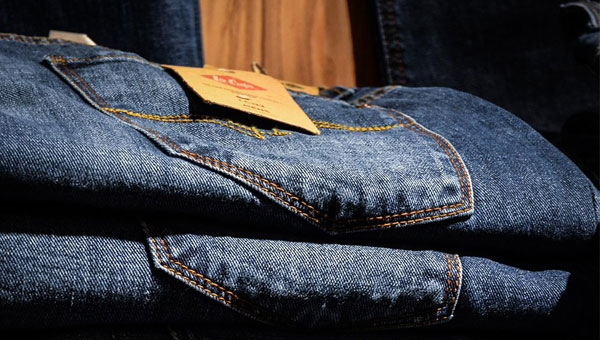 L'estate? È in jeans! Ecco le nuove tendenze del denim